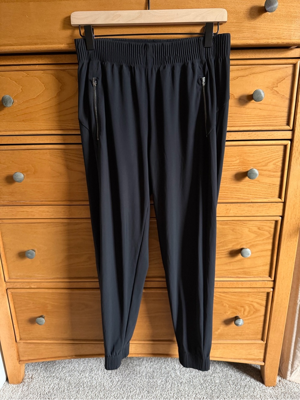 Athleta Cosmic Jogger Womens Size XS Elastic Waist Zipper Pockets Cuffed Black